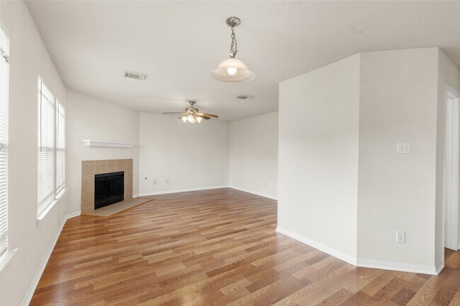 Building Photo - 3111 Holly Ranch Dr