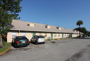 Building Photo - Wallace Townhomes