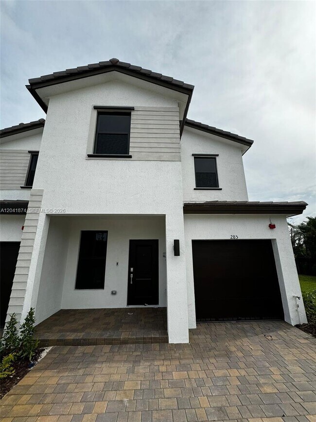 Building Photo - 285 SW 159th Ln