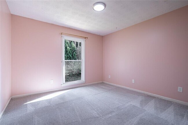 Building Photo - 5004 Meadow Ln