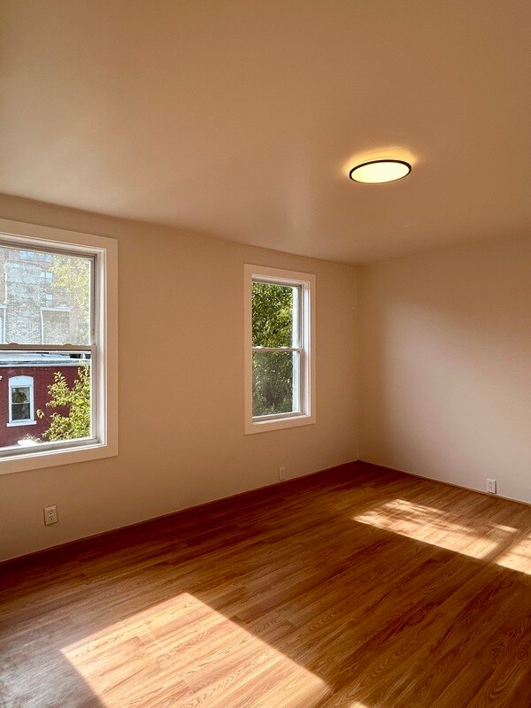 Building Photo - 4044 Geneva St