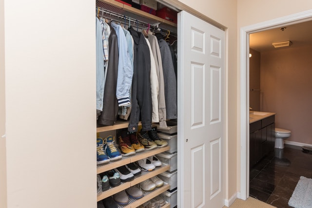 Building Photo - 1134 W Granville Ave