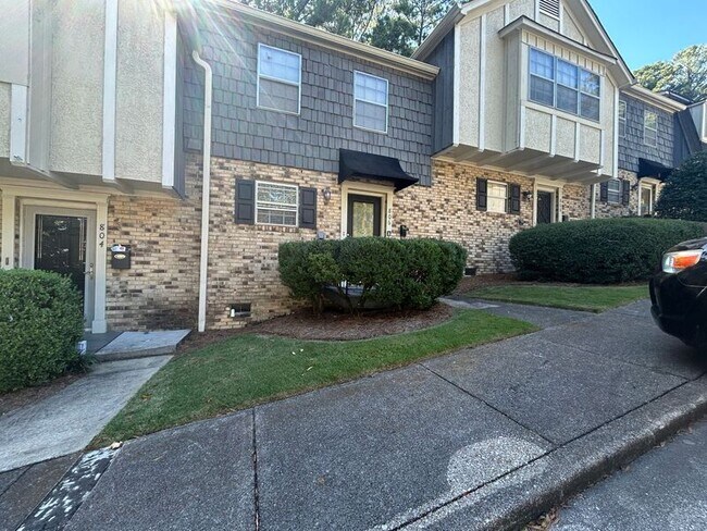 Building Photo - 806 Vestavia Villa Ct