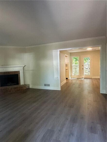 Building Photo - 3155 Cape Cir