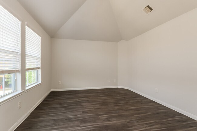 Building Photo - 2438 Gibbs Bend Ct