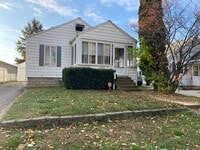 Building Photo - 2953 Moss St