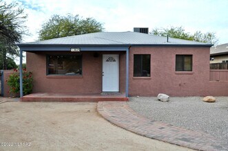 Building Photo - 2625 N Fremont Ave