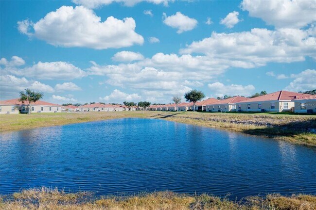 Building Photo - 1736 Pacific Rd