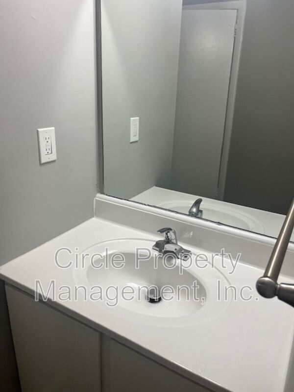 Building Photo - 4010 Hunters Ridge Dr SW