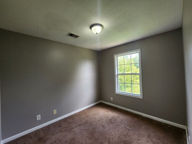 Building Photo - 112 N Cavalcade Cir