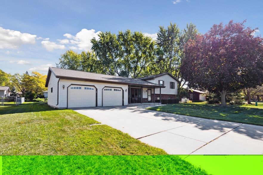 Building Photo - 2093 Tunis Rd