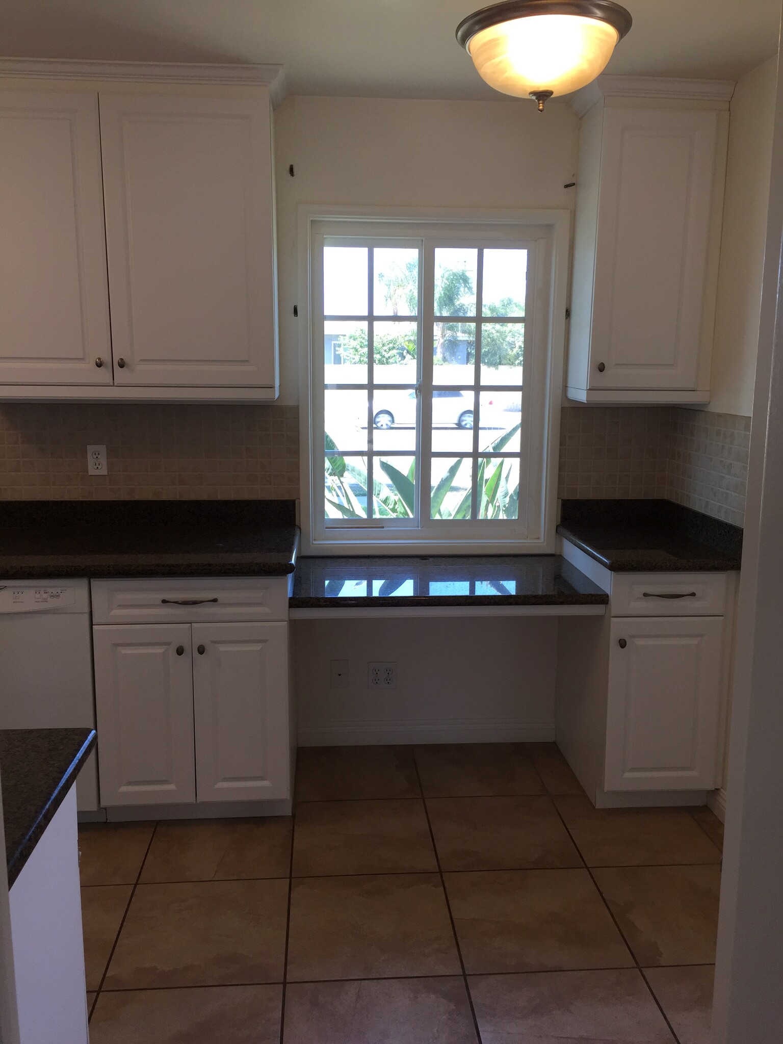 Kitchen - 1712 E Broadway