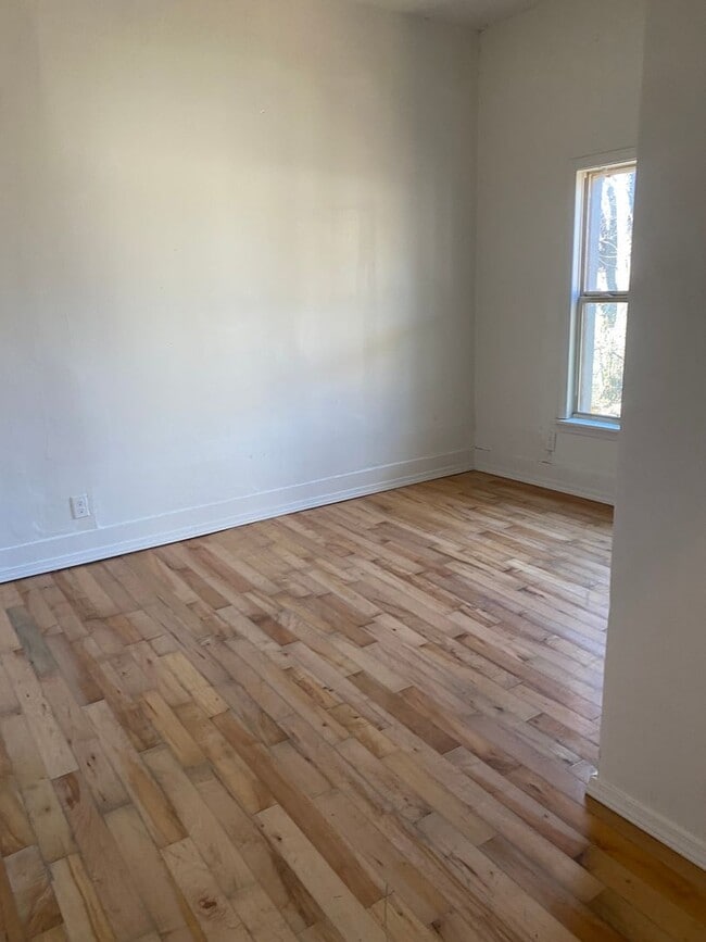 Building Photo - 1409 N 21st St