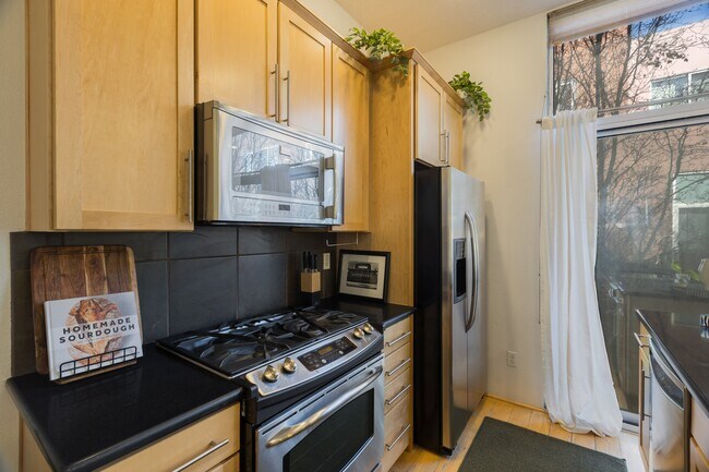 Building Photo - 877 Silver Ave SW