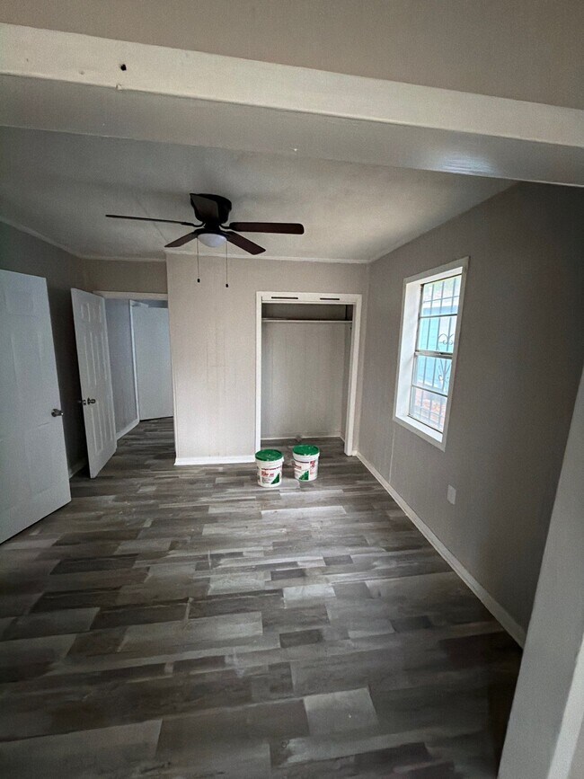Building Photo - 3026 Bishop Ave