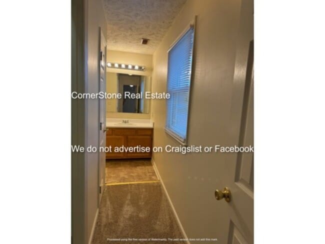 Building Photo - 422 Murray Fork Dr