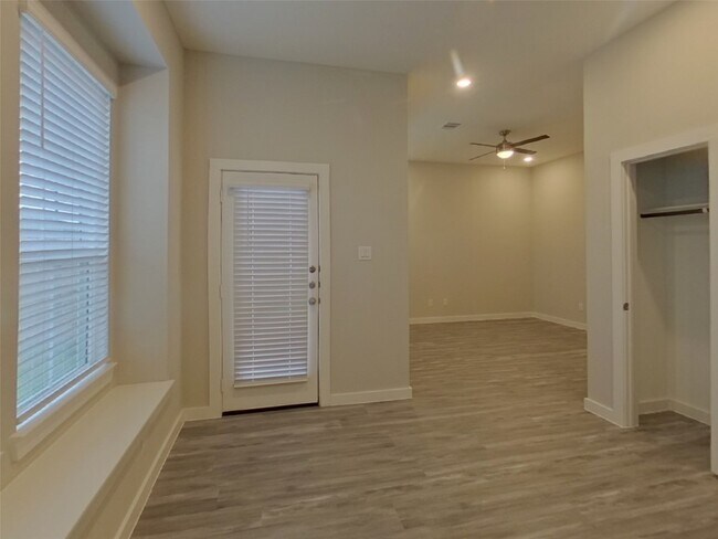 Building Photo - 22859 Terrazzo Dr