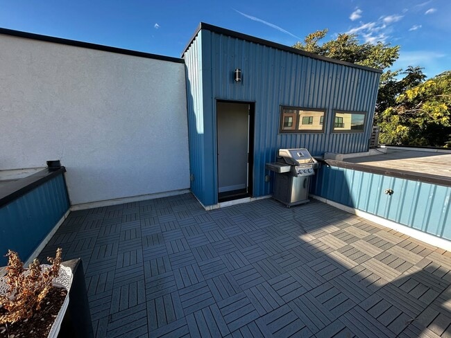 Building Photo - New 2BR/2BA Townhouse In RiNo!!!!!!
