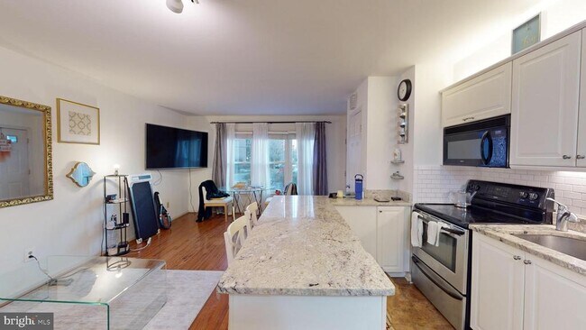 Building Photo - 1503 12th St N