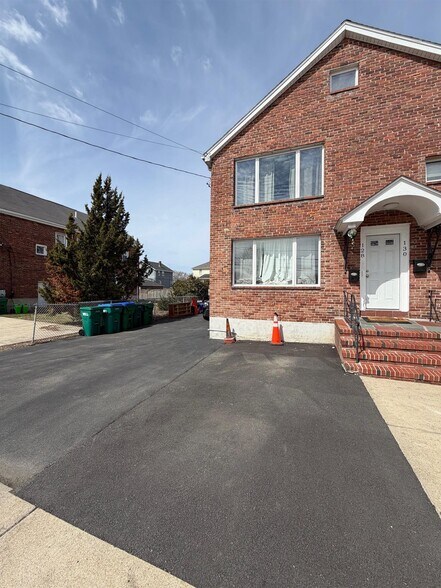 Building Photo - 130 Bonner Ave