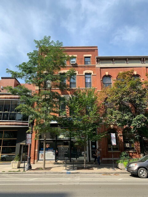 Building Photo - 1254 N Wells St