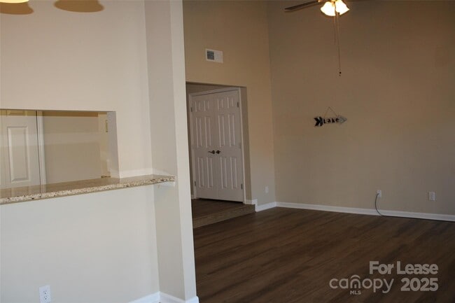 Building Photo - 19839 Henderson Rd