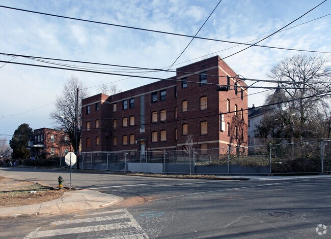 Primary Photo - 2220 Bryan Pl SE