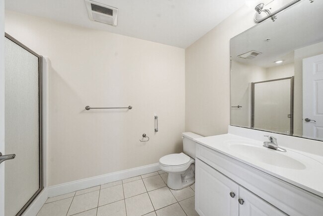 Building Photo - 295 Salem St