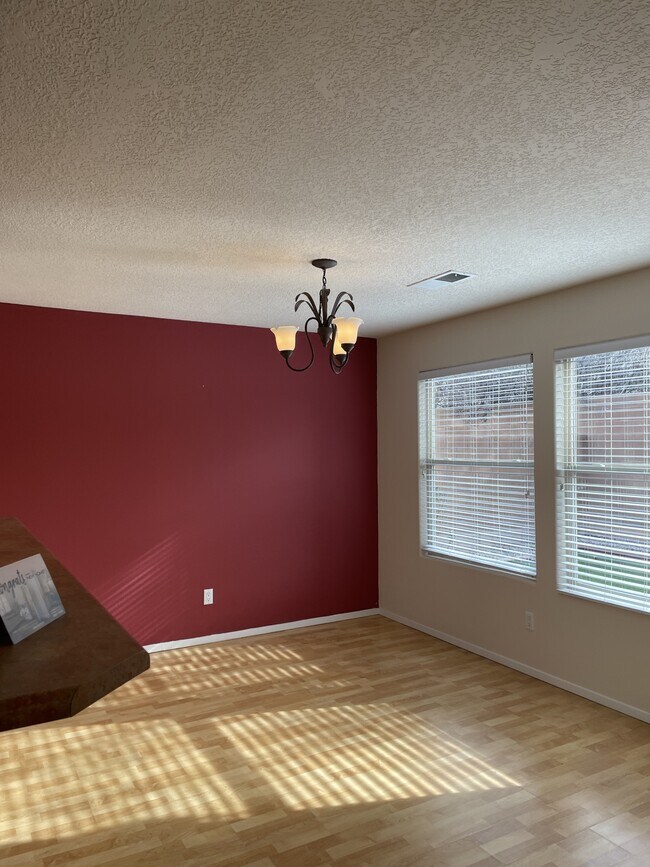 Building Photo - 7304 Via Contenta NE