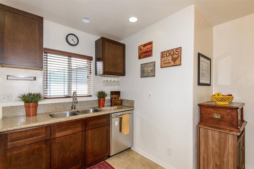 Building Photo - 15219 Faysmith Ave