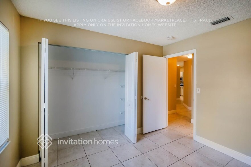 Building Photo - 6249 Island Way