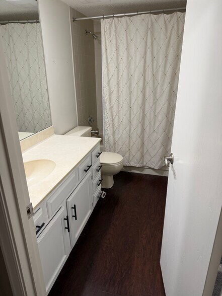 Building Photo - 698 Trailcrest Ct