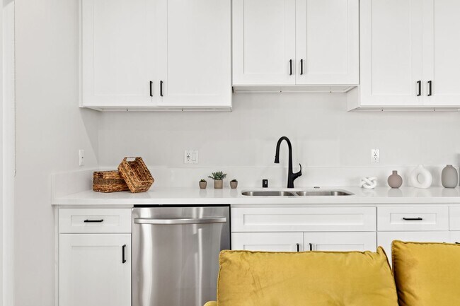 Building Photo - A 3 Bedroom apartment with ensuite bathrooms, common areas and a fully functional kitchen at 1736...