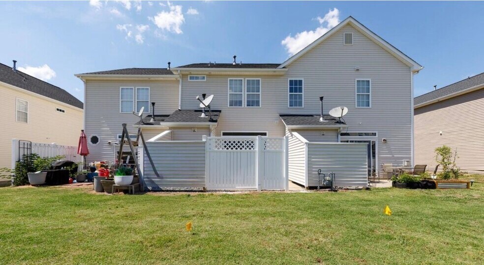 Building Photo - 11625 Lioness St