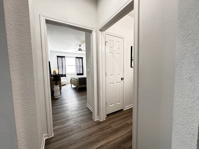 Building Photo - Luxury + Location: Limited-Time Savings!
