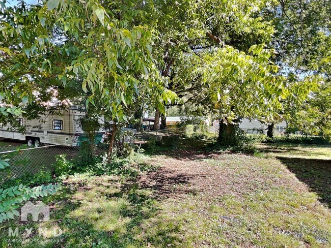 Building Photo - 4922 Statesville Rd