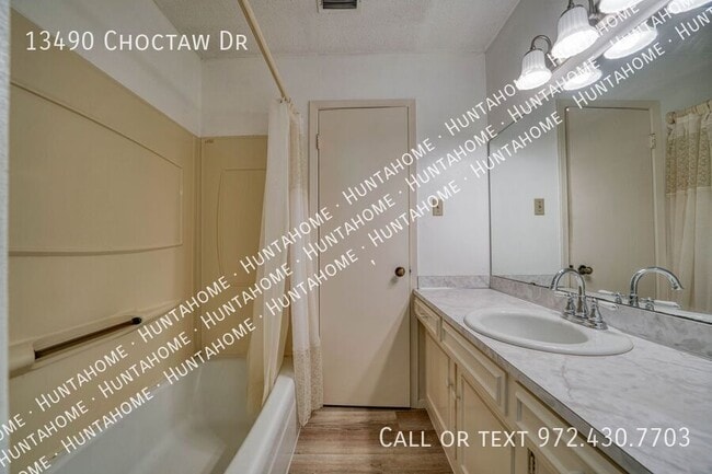 Building Photo - 13490 Choctaw Dr