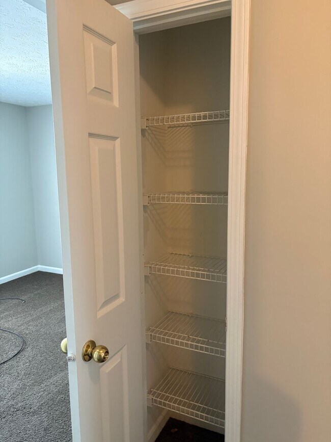 Building Photo - Charming 3-Bedroom Home in Fountain Square – Prime Location Near I-65!
