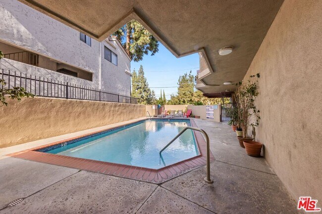 Building Photo - 4301 Fulton Ave