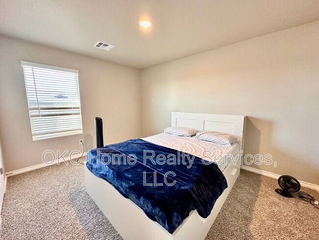 Building Photo - 10341 NW 26th St