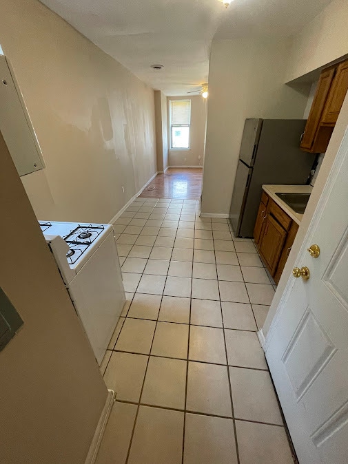 2148 N Carlisle Apt 2 - Kitchen - 2148 N Carlisle St