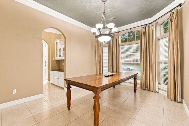 Building Photo - 1726 Parklake Village Dr
