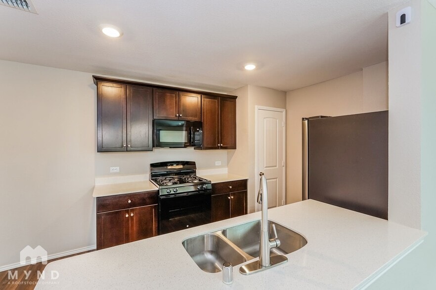 Building Photo - 14356 Cloudview Way