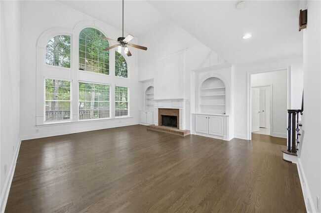 Building Photo - 735 Westwind Ln