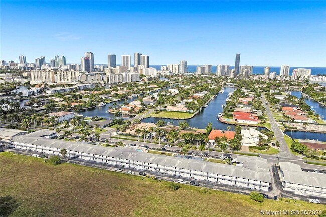 Building Photo - 600 Layne Blvd