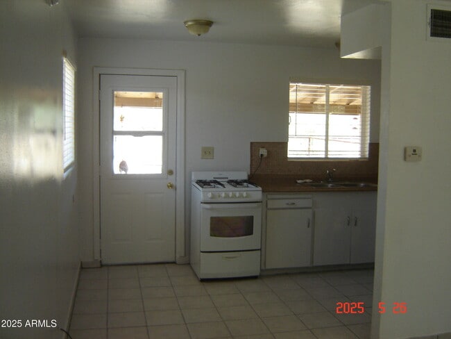 Building Photo - 414-416 Reizen Dr