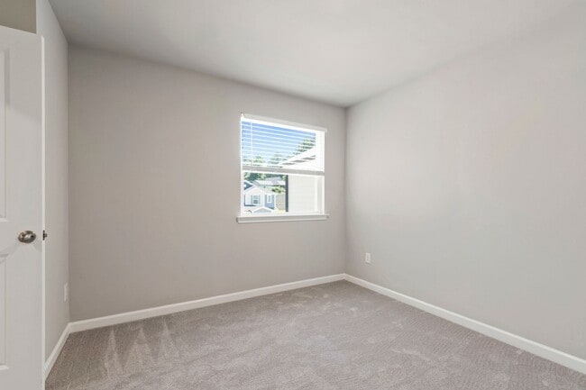 Building Photo - Modern 3-Bedroom Townhome with Luxury Fini...