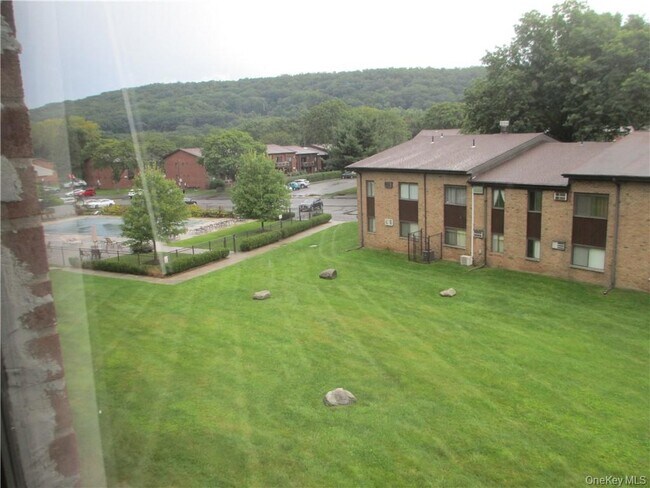 Building Photo - 2 Brevoort Dr