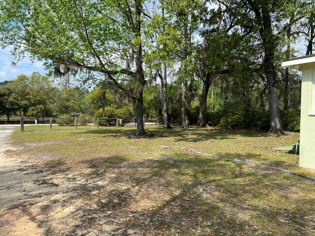 Building Photo - 1825 Hodgeville Road