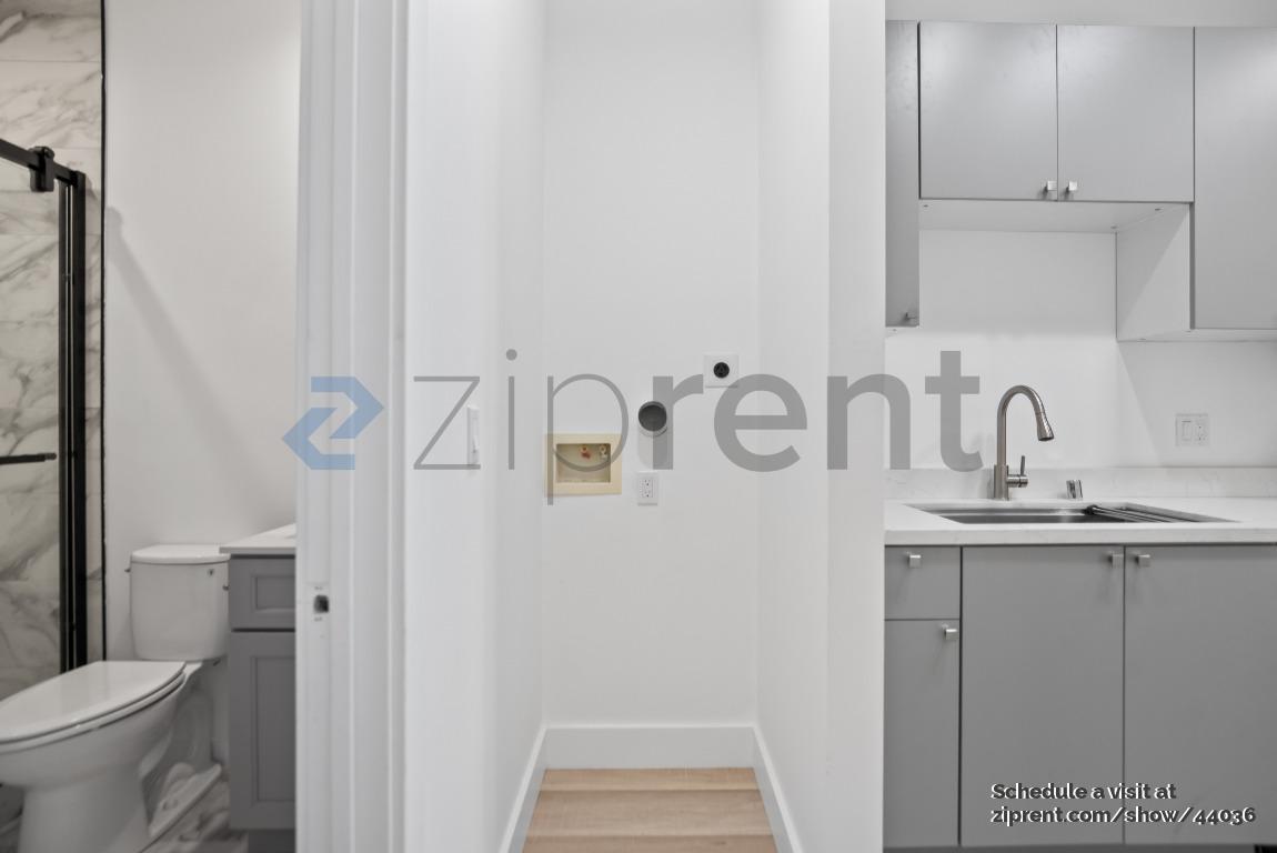 Building Photo - 1026 43rd St